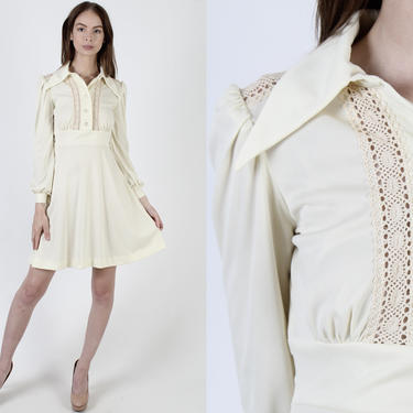 Plain Ivory Wear To Work Dress / Simple Cream Disco Mini Dress / Wide Butterfly Dagger Collar / Vintage 70s Sheer Crochet Lace Dress 