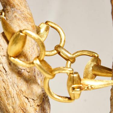 Vintage Italian 18K Gold Florentine Finish Horsebit Link Bracelet, Gucci Style, Textured Yellow Gold Snaffle Links, Liquid Metal, 8 1/8&quot; L 