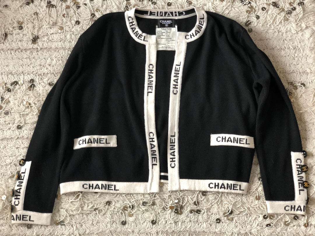 Chanel 2020/ 21 Cashmere Sweater CC Logo Black and White FR 38/ 6