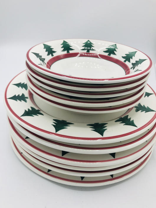 Pier one outlet christmas plates