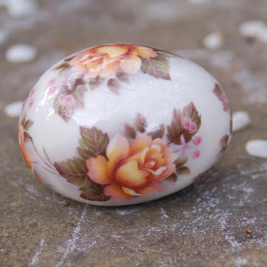 The Egg Lady ~ Porcelain Egg with Golden Pink Roses &amp; Small Pink Flowers ~ Excellent Condition ~  2 1/2&amp;quot; long 