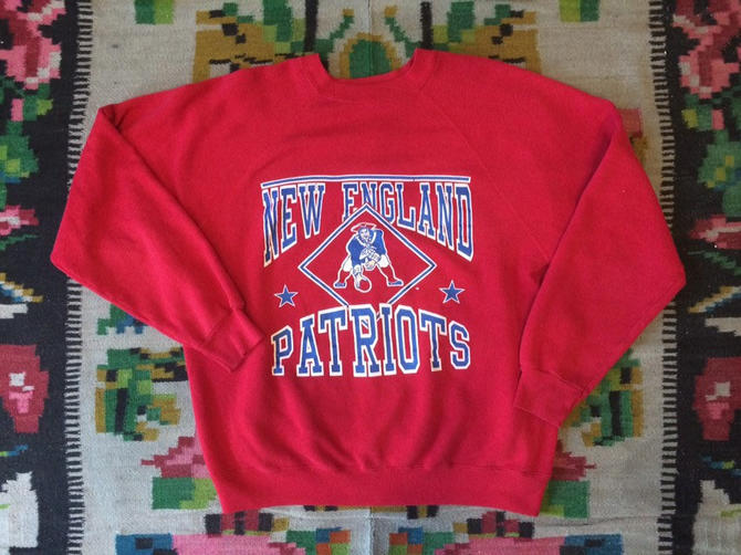 1980s Vintage New England Patriots Sweatshirt - Red & Blue