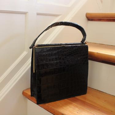 Vintage 50s 60s Escort Structured Crocodile Texture Black Patent Leather Top Handle Purse 