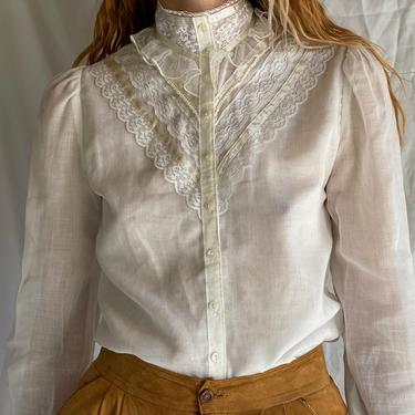 Gunne Sax Blouse / White Cotton Lace Ribbon Shirt / Button Blouse / 1970's Cream Top / High Neckline Puffed Sleeves / Anne of Green Gables 
