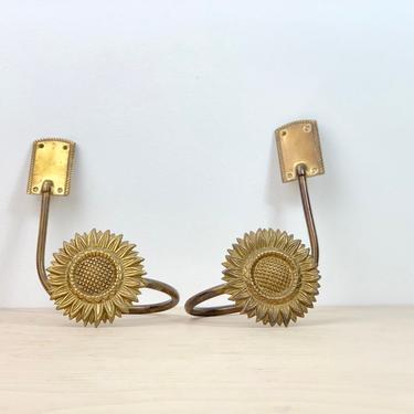 Vintage Brass Sunflower Tiebacks, Vintage Cast Brass Flower Curtain online Holdbacks