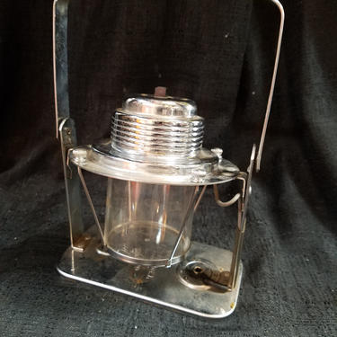 Vintage ray-o-vac sportsman lantern 5.5 x 8