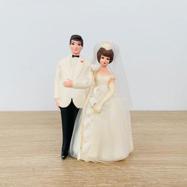 Vintage Wilton Wedding Cake Topper with Bride and Groom 