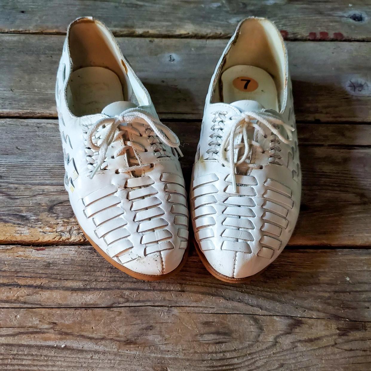 80s White Leather Lace Up Huarache Sandals Size 7 | Forest Fathers