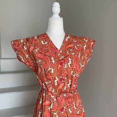 1950s Paisley House Dress Detailed Neckline Red Pink Orange Sleeveless Original Belt 38&amp;quot; Bust Vintage 