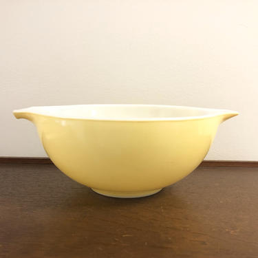 Vintage Pyrex Small Yellow Mixing Bowl, Vintage Pyrex Primary Color Mixing  Bowl, Pyrex 401 1 1/2 QT, Creamy Yellow Pyrex Oven Ware Baking 