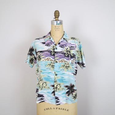 Vintage Hawaiian blouse, shirt, 1990s, Y2K, dad shirt, coconut buttons 