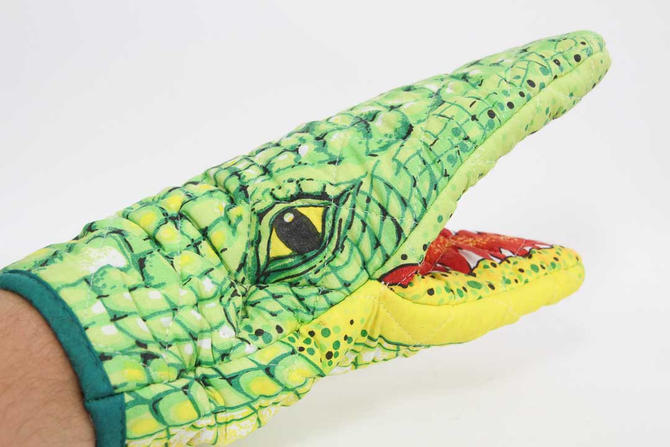 Alligator Oven Mitt