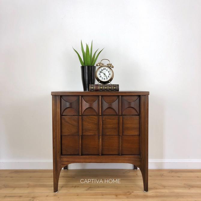 Modest kent coffey bedroom set Kent Coffey Perspecta Nightstand Mcm Accent Table Mid Century Modern End Storage Cabinet Vintage Furniture Bedroom Set By Captivahomedecor From Captiva Home Decor Of Berlin Ma Attic