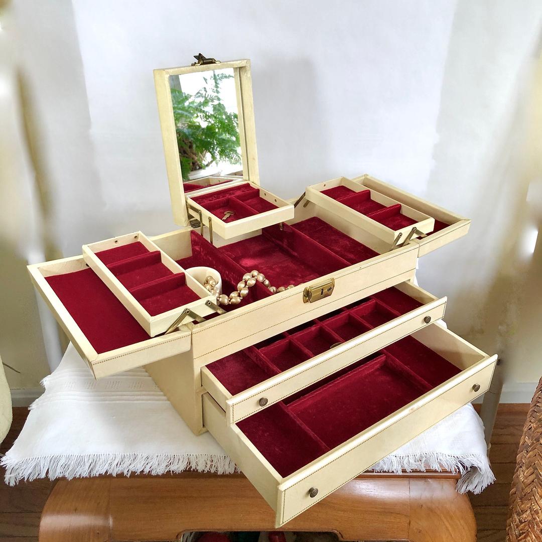 Mid-century rich newest burgundy and gold decorative Mele jewelry case. This gorgeous thing speaks of mid-century elegance. Two drawers and lid.