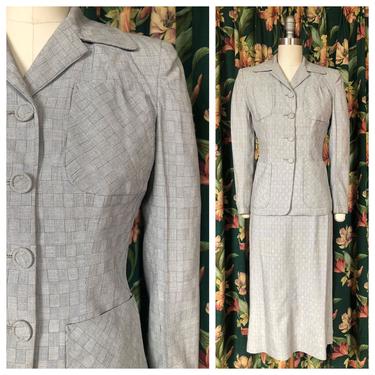 1940s Suit - Gorgeous Vintage 40s Summer Suit in Striking Basketweave Textile with Strong Shoulders 