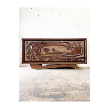 Pulaski “Oceanic” Vintage Mid Century Sculpted Brutailist Credenza 