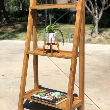 Leaning Ladder Bookshelf, Golden Oak 