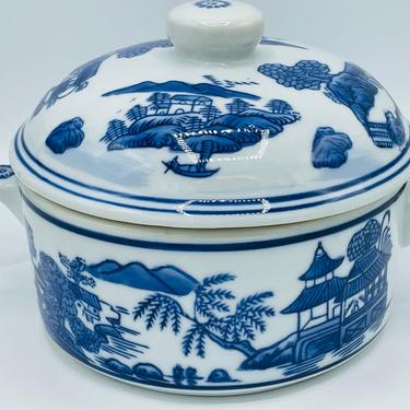 Vintage Blue and White lidded Soup Tureen Featuring  China Country Scene- 6.5&amp;quot;- Chip Free 