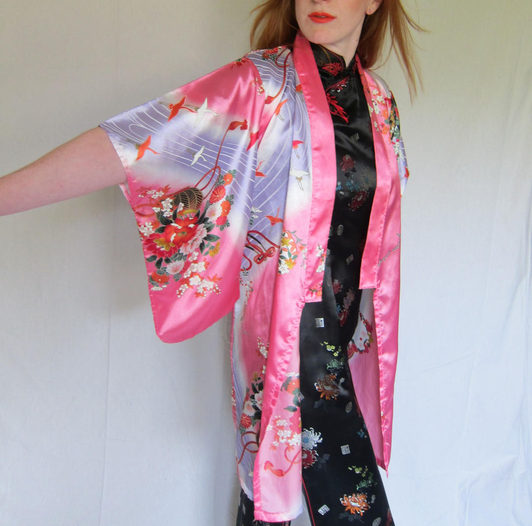 Vintage Kimono Robe / Pink Floral Print Haori Style Japanese Robe
