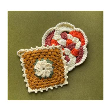 1970s Crochet Potholder Set- mustard yellow & orange 