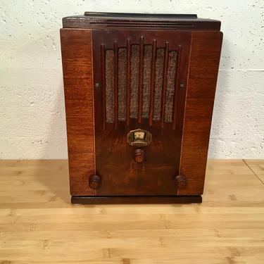 1934  Delco Tombstone Radio, Elec Restored, Art Deco Model 3201 