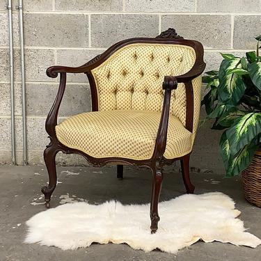 LOCAL PICKUP ONLY ———— Antique Barrel Chair 