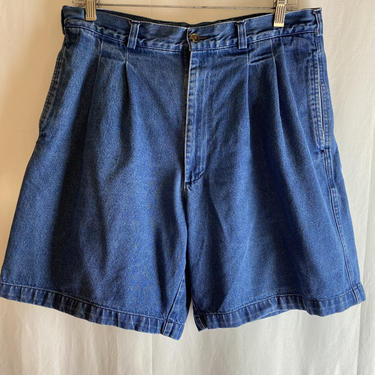 Vintage 90’s Mom jeans~ Denim high waisted~ pleated shorts~ faded blue~ plus size 34” waist 