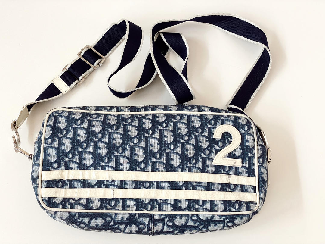 バッグ Dior White Girly Trotter Crossbody Bag Dior Diorissimo Girly Trotter Bag - Luxe Du Jour