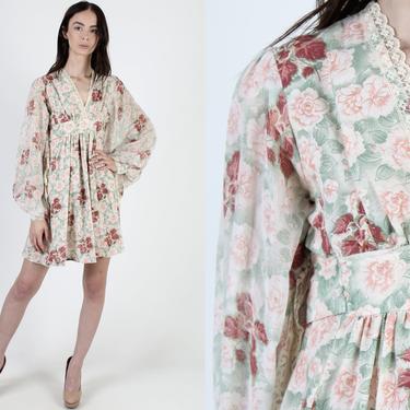 Rose Print Kimono Sleeves Mini Dress / Vintage 70s Angel Lace Trim / Green Floral Wrap Bodice / Bohemian Festival Short Womens Dress 