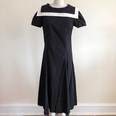 Short-Sleeved Black Dress with White-Trimmed Sailor Collar - 1980s 