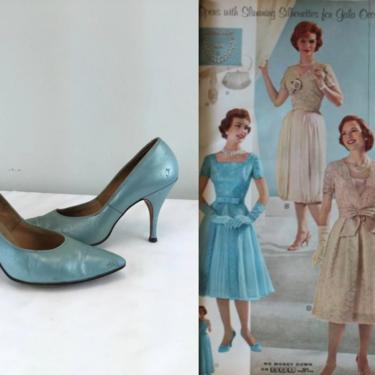 Shimmering Silhouettes - Vintage 1950s Aqua Blue Light Blue Textured Leather Stilettos Heels Shoes Pumps 