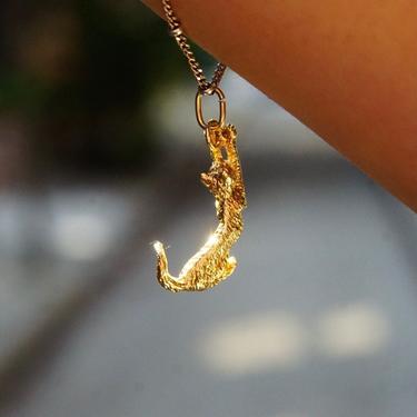 Vintage 14K Gold Cat Charm, Petite Yellow Gold Charm/Pendant, Cute Little Playing Cat Charm, Cat Lover Jewelry, 585 Gold, 1&quot; Long 