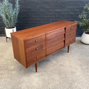 Mid-Century Modern Walnut 9-Drawer Dresser by Harmony House, c.1960’s 