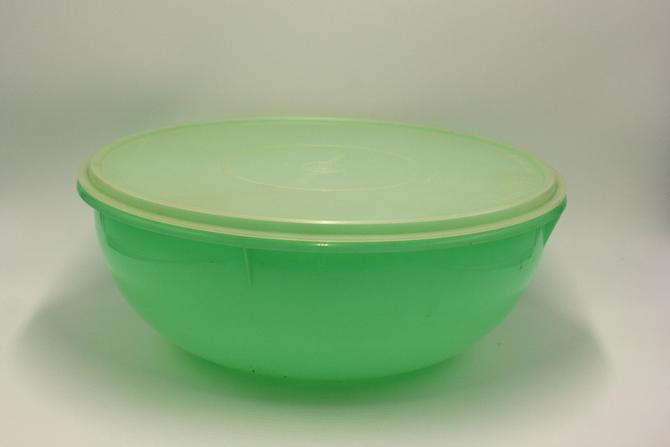 Vintage TUPPERWARE Sheer Green Container STORAGE BOWL 886 with Lid 812 Green