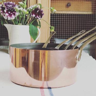 Beautiful set of 5 vintage French copper pans- CP5 