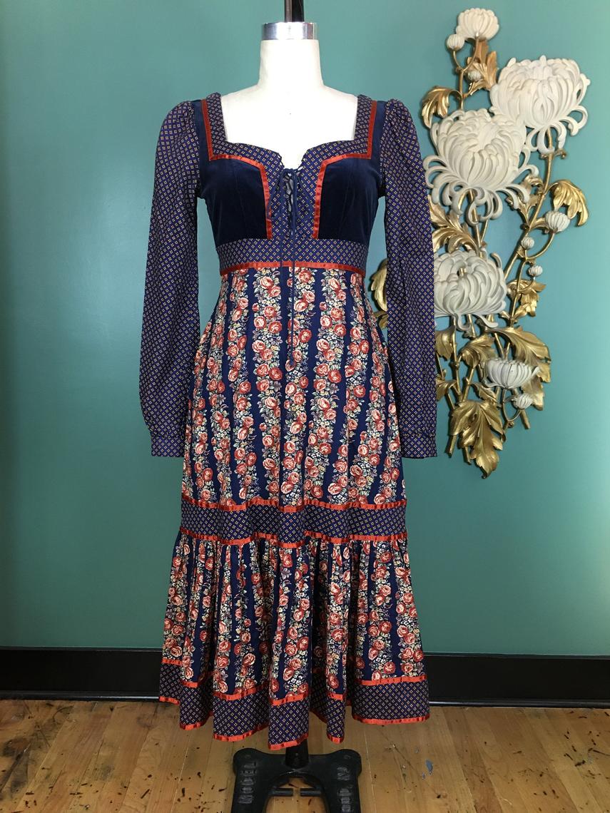 1970s gunne sax dress, navy blue velvet, cabbage rose print, | Black ...