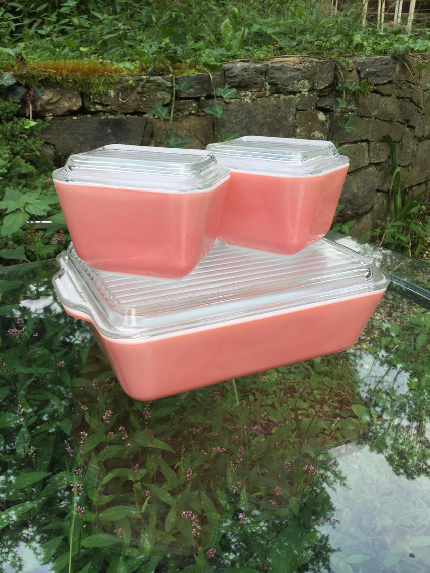 Pyrex with pink lids best sale