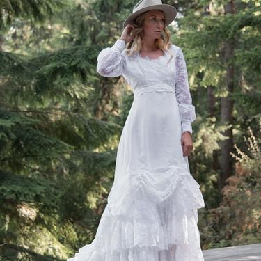 70's Victorian Wedding Dress, Long Sleeve White Lace Wedding Dress w Train, Vintage Princess Dress 