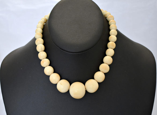 Classic Vintage Faceted outlet Quartz Crystal Necklace, Graduated Beads, Mid Century