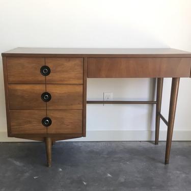 Vintage store stanley desk