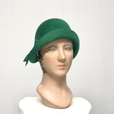 Vintage 1930s Green Velour Cloche, 1930 Wool Felt Deco Flapper Hat, Medium 