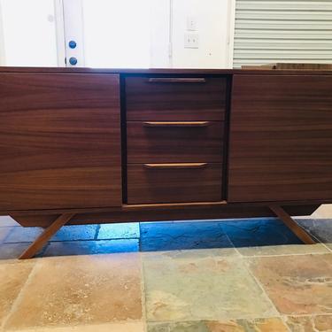 NEW Hand Built Mid Century Style Buffet / Credenza / TV Stand / Dresser. 60