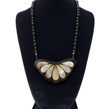 Vintage Mother of Pearl Pendant Necklace 