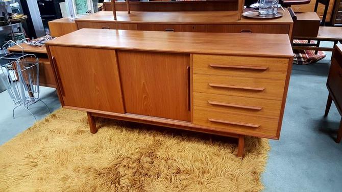 Danish Modern Teak Credenza With Sliding Doors And 4 Drawers Peg