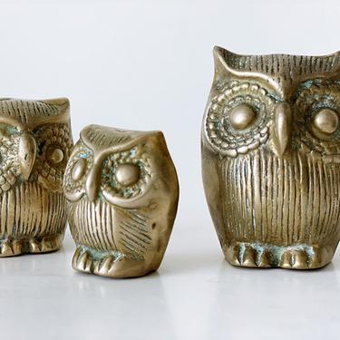 Brass shelf decor Set of 3 collectible brass owl figurines Miniature owl paperweights Vintage desk accessories 
