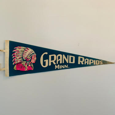 Vintage Grand Rapids Minnesota Native American Chief Souvenir Pennant 