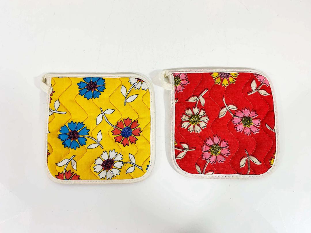 Vintage 60's Colorful Floral Oven Mitt and Pot Holder Se 