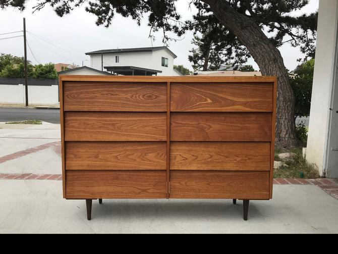 Mid Century Modern 8 Drawer Dresser Changing Table Media Stand