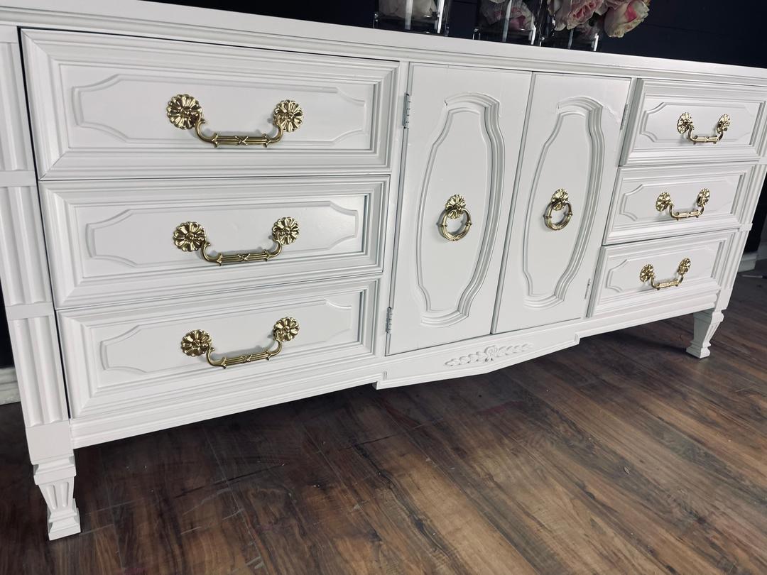 Beautiful Italian provincial dresser Credenza Console Solid Wood customizable color The