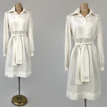 VINTAGE 60s 70s Natural White Sash Waist Shift Dress with Peek-a-boo Crochet Sleeves | 1970s Boho Flax Texture Dress Butterfly Collar| XL 1X 